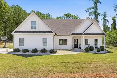 199 Oakwood Drive, Commerce, GA 30529 - Photo 1