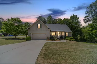 801 Rouse Circle, Hoschton, GA 30548 - Photo 1
