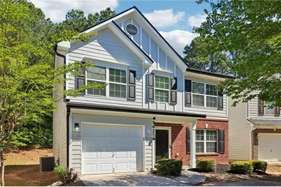 9425 Lakeview Road, Union City, GA 30291 - Photo 1