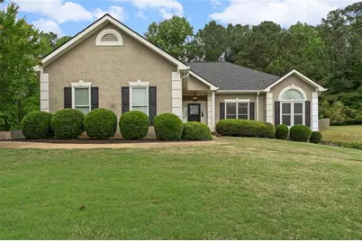 122 Crescent Drive, Newnan, GA 30265 - Photo 1