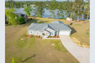 179 Woodlake Circle, Douglas, GA 31535 - Photo 1