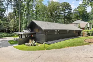 3252 W Roxboro Rd NE, Atlanta, GA 30324 - Photo 1