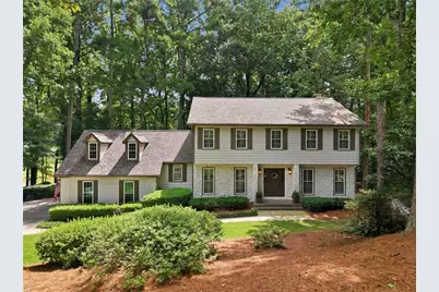 10145 Cresent Hill Lane, Roswell, GA 30076 - Photo 1