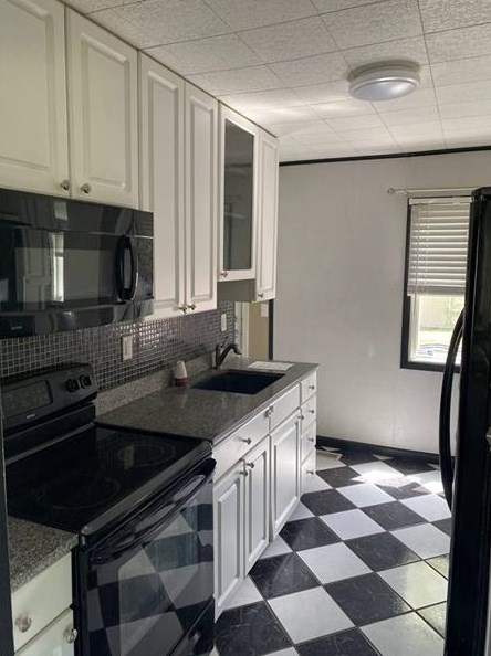 10912 Carlson Dr, North Huntingdon PA 15642-4224 exterior