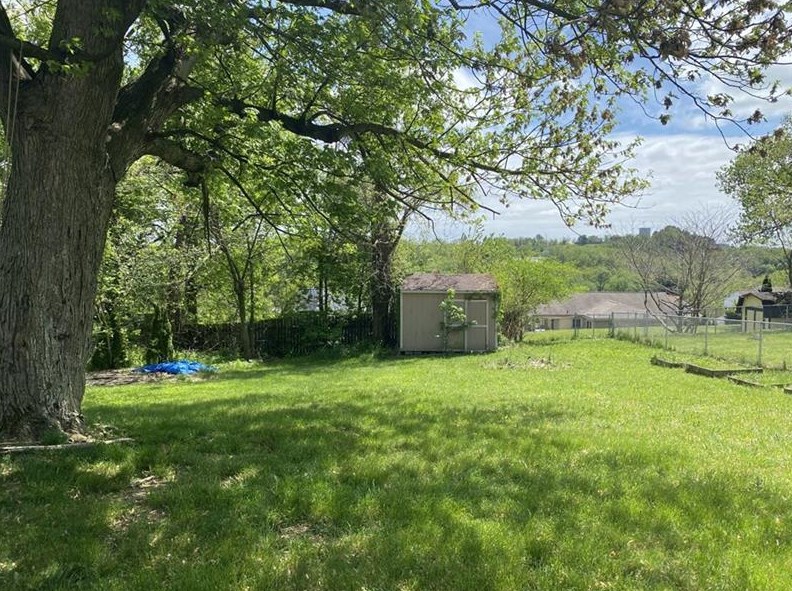 10912 Carlson Dr, North Huntingdon PA 15642-4224 exterior