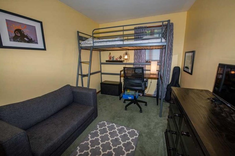 231 Hillendale Rd, Pittsburgh PA 15237-1803 exterior