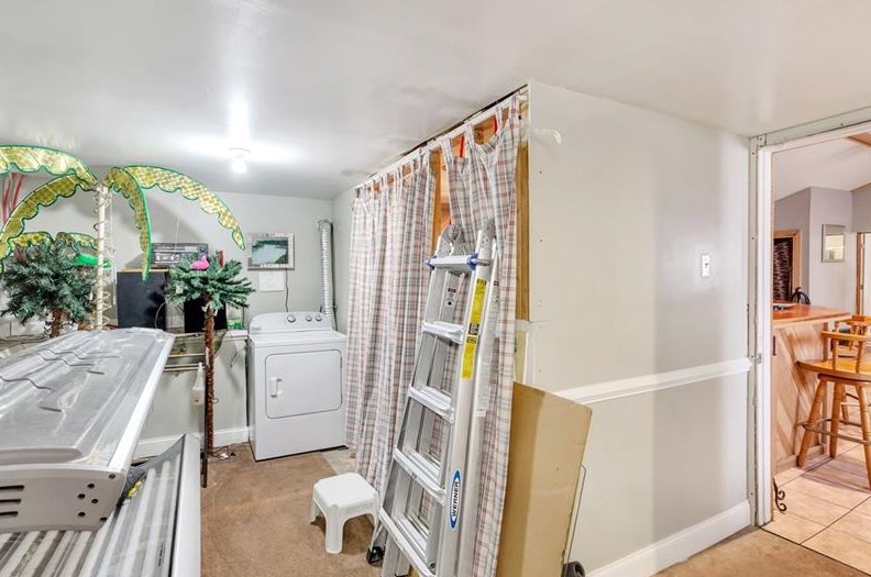 372 Atlantic Ave, Monaca PA  15061-1716 exterior