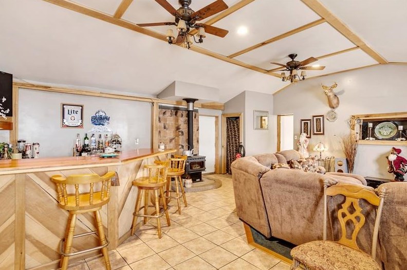 372 Atlantic Ave, Monaca PA  15061-1716 exterior