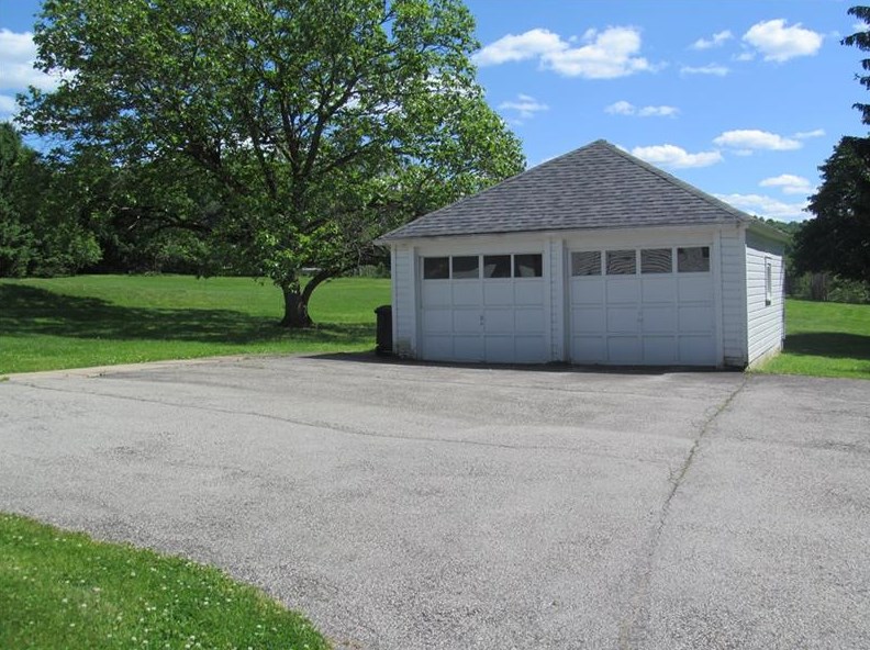 180 Old Route 30, Greensburg PA  15601-6991 exterior