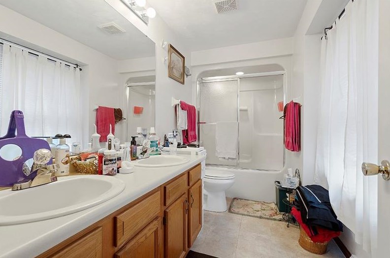 1452 Judy Ln, Monroeville PA 15146-3927 exterior