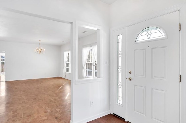 1049 Maplewood Dr, Canonsburg, PA 15317