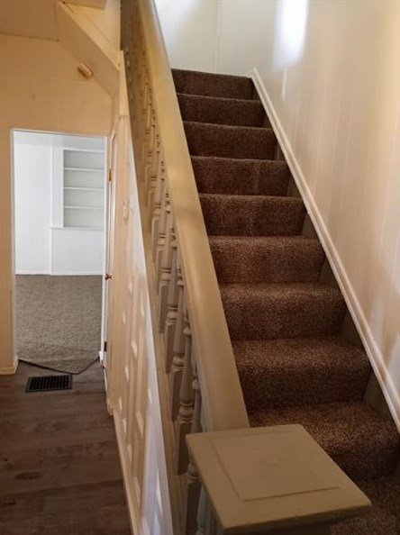 530 Lobinger Ave, Rankin PA  15104-2260 exterior