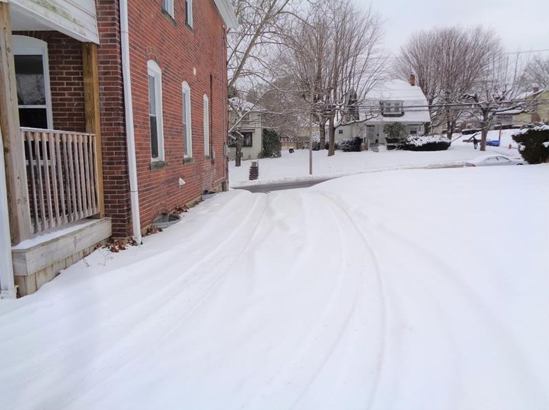 412 Colfax St, Springdale PA 15144-1209 exterior