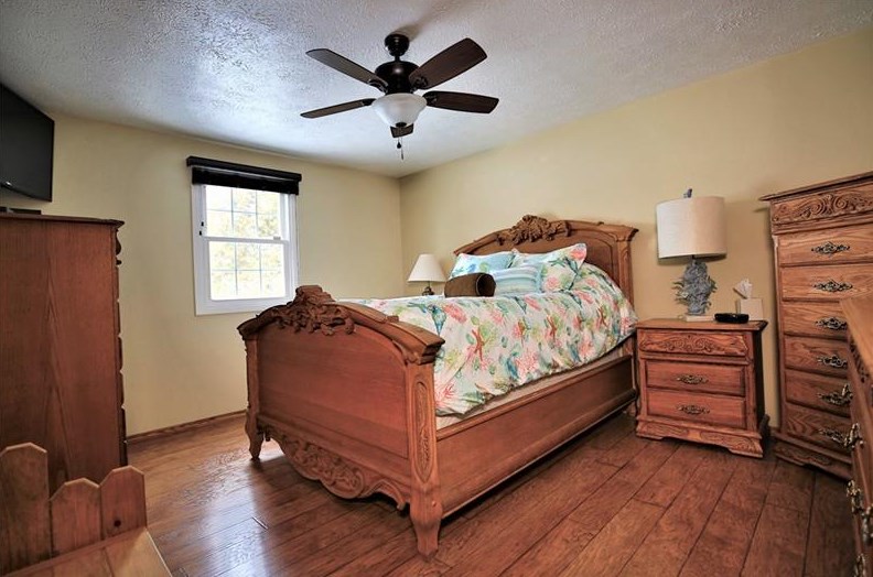 455 Huntingdon Ave, North Huntingdon PA 15642-3144 exterior