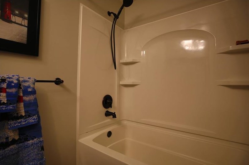 455 Huntingdon Ave, North Huntingdon PA 15642-3144 exterior