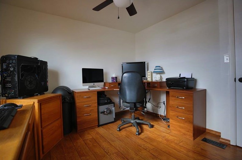 455 Huntingdon Ave, North Huntingdon PA 15642-3144 exterior