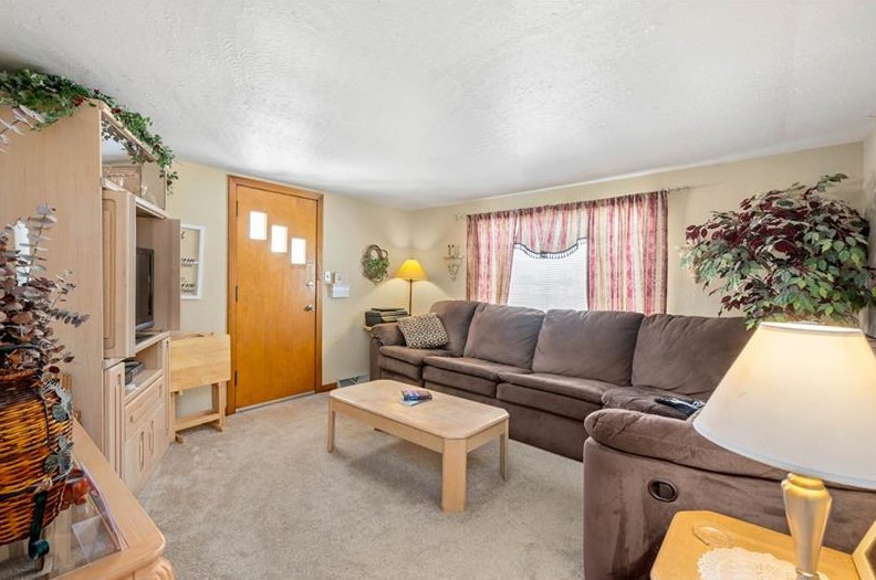 1010 Maple Ave, Washington PA 15301-1907 exterior