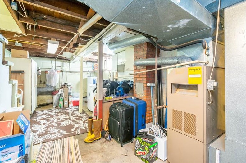 1010 Maple Ave, Washington PA 15301-1907 exterior