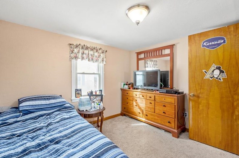 1010 Maple Ave, Washington PA 15301-1907 exterior