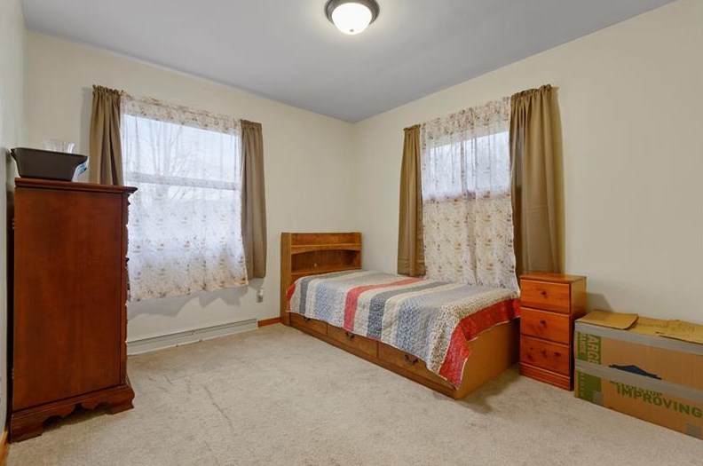 150 Karen Dr, Washington PA 15301-8568 exterior