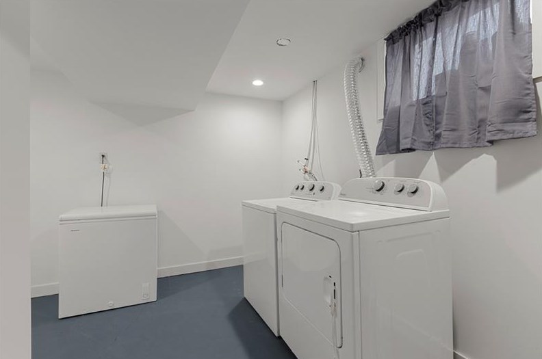 150 Karen Dr, Washington PA 15301-8568 exterior