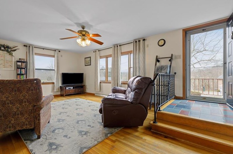 150 Karen Dr, Washington PA 15301-8568 exterior