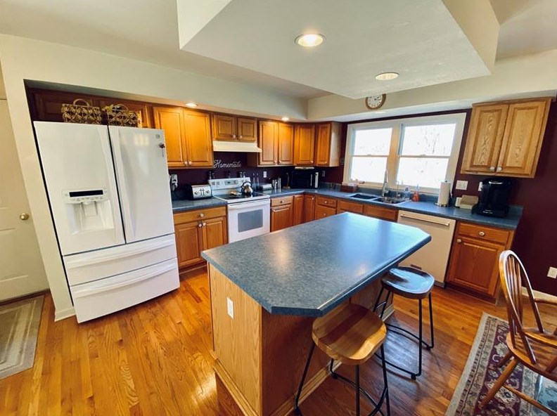 11 Kings Ln, Venetia PA  15367-1501 exterior