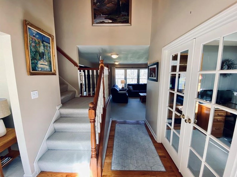 11 Kings Ln, Venetia PA  15367-1501 exterior