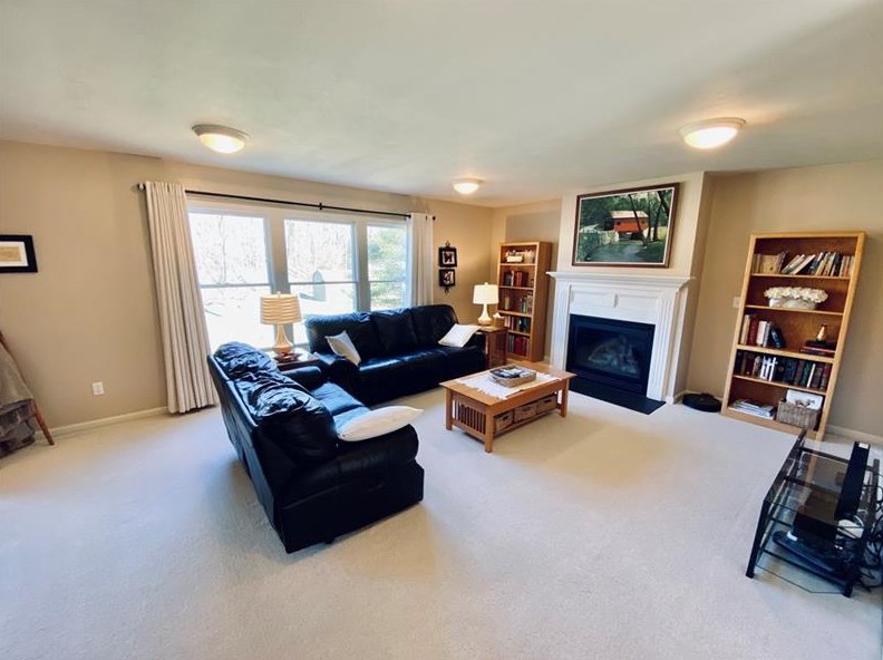11 Kings Ln, Venetia PA  15367-1501 exterior