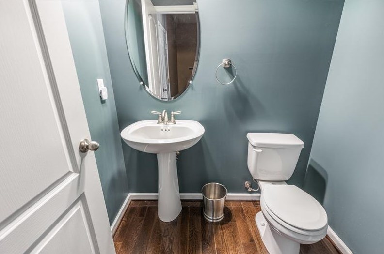 213 Old Hickory Rd, Zelienople PA  16063-4015 exterior