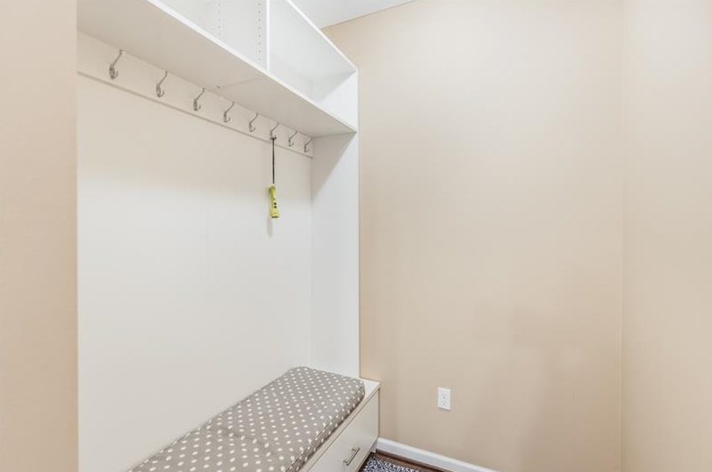 213 Old Hickory Rd, Zelienople PA  16063-4015 exterior