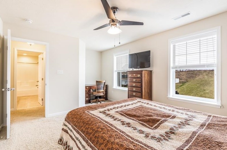 213 Old Hickory Rd, Zelienople PA  16063-4015 exterior