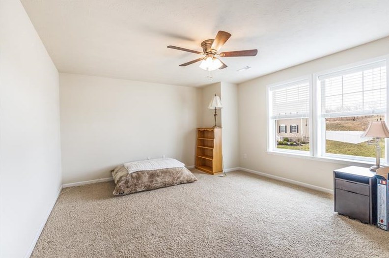 213 Old Hickory Rd, Zelienople PA  16063-4015 exterior