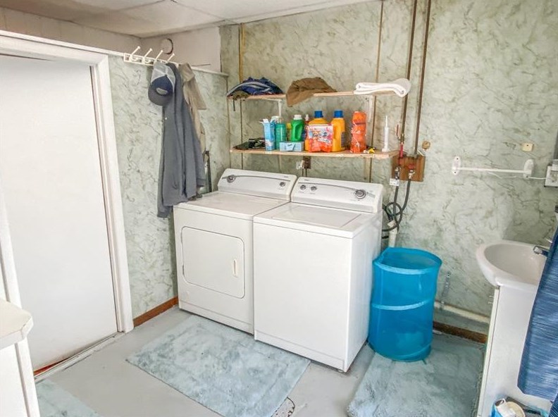 950 Church St, Indiana PA  15701-2603 exterior