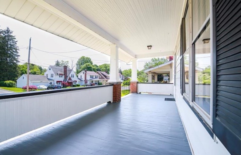 424 Service Ave, Hermitage PA  16146-3112 exterior