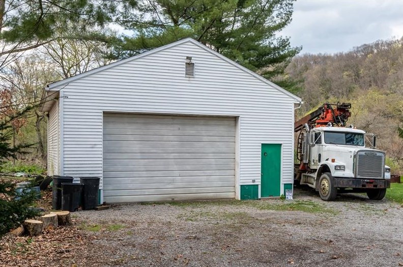 123 Pinetree Ln, Sarver PA  16055-8705 exterior