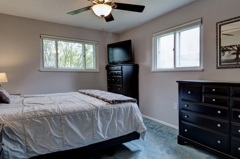 1264 Walnut St, Monaca PA  15061-1131 exterior