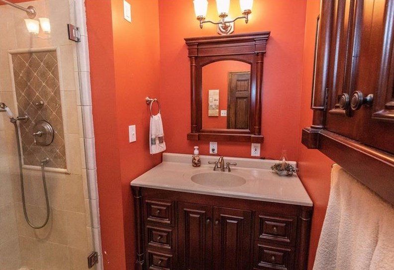 217 Center St, Vanderbilt, PA 15486