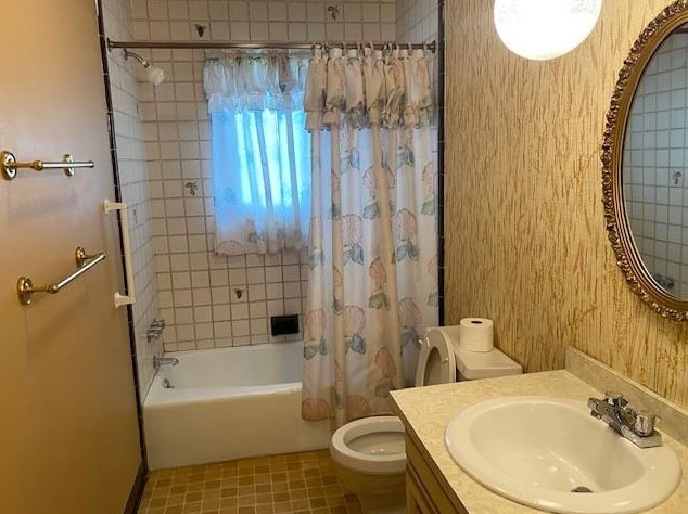 8 Clover Ln, Oliphant Furnace PA  15401-3906 exterior