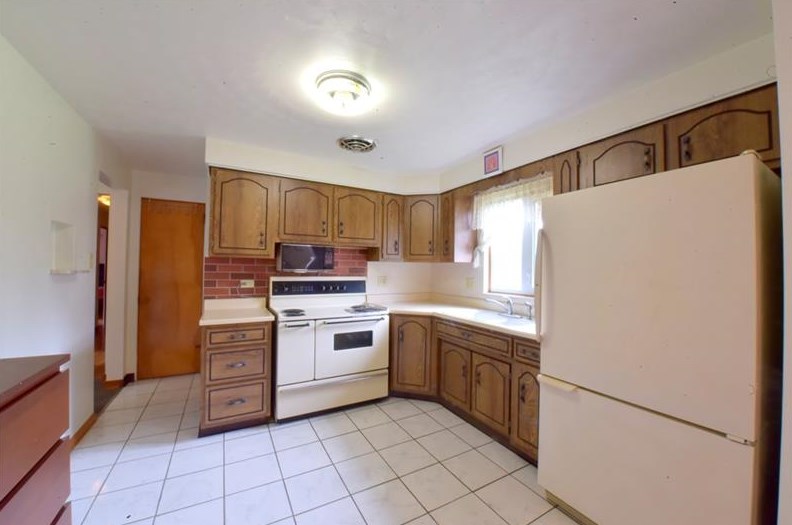 303 Western Ave, Houston PA  15342-1521 exterior