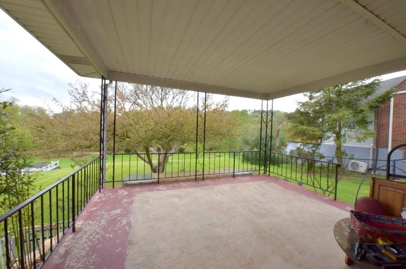 303 Western Ave, Houston PA  15342-1521 exterior