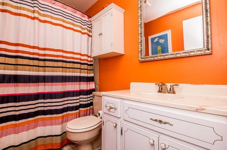 1616 Edgewood Ave, Moon Twp PA 15108-2103 exterior