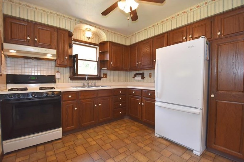 2962 Sebolt Rd, Library, PA 15129