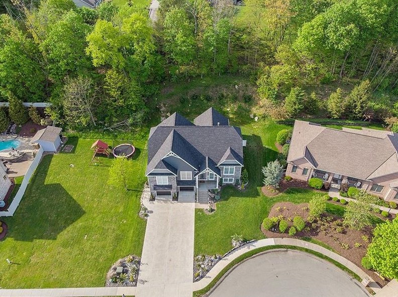 10031 Edgewood Ct, North Huntingdon PA  15642-5529 exterior