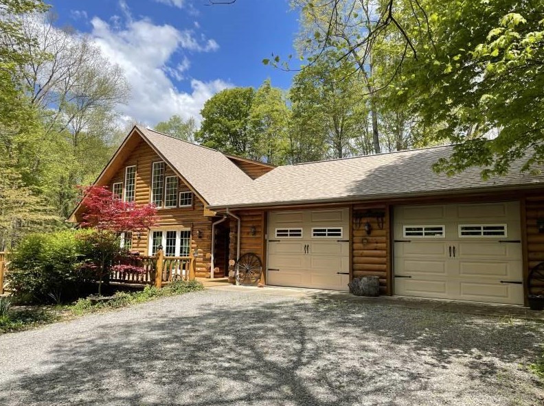 221 Itawambi Trl, Mercer PA  16137-9320 exterior
