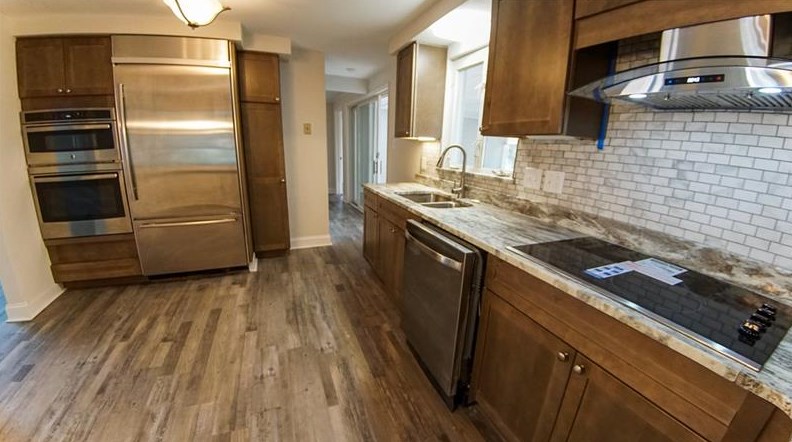 2632 Strathmore Ln, Bethel Park PA  15102-1736 exterior