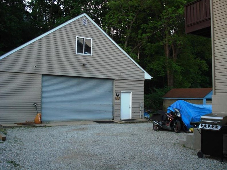 921 Mclaughlin Run Rd, Bridgeville PA  15017-2528 exterior