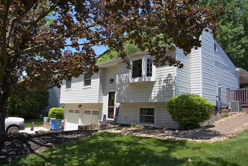 1021 Balsam Dr, Washington PA  15301-9575 exterior