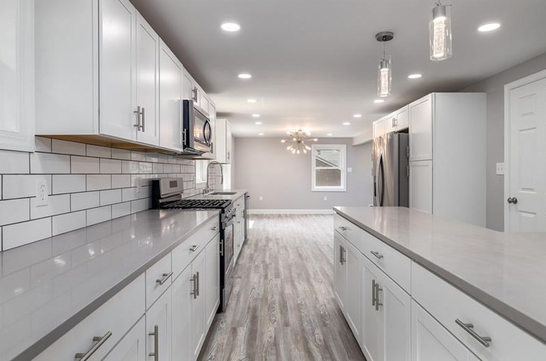 2559 Lightwood Ave, Bethel Park PA  15102-2050 exterior