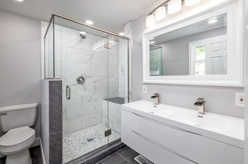 2559 Lightwood Ave, Bethel Park PA  15102-2050 exterior